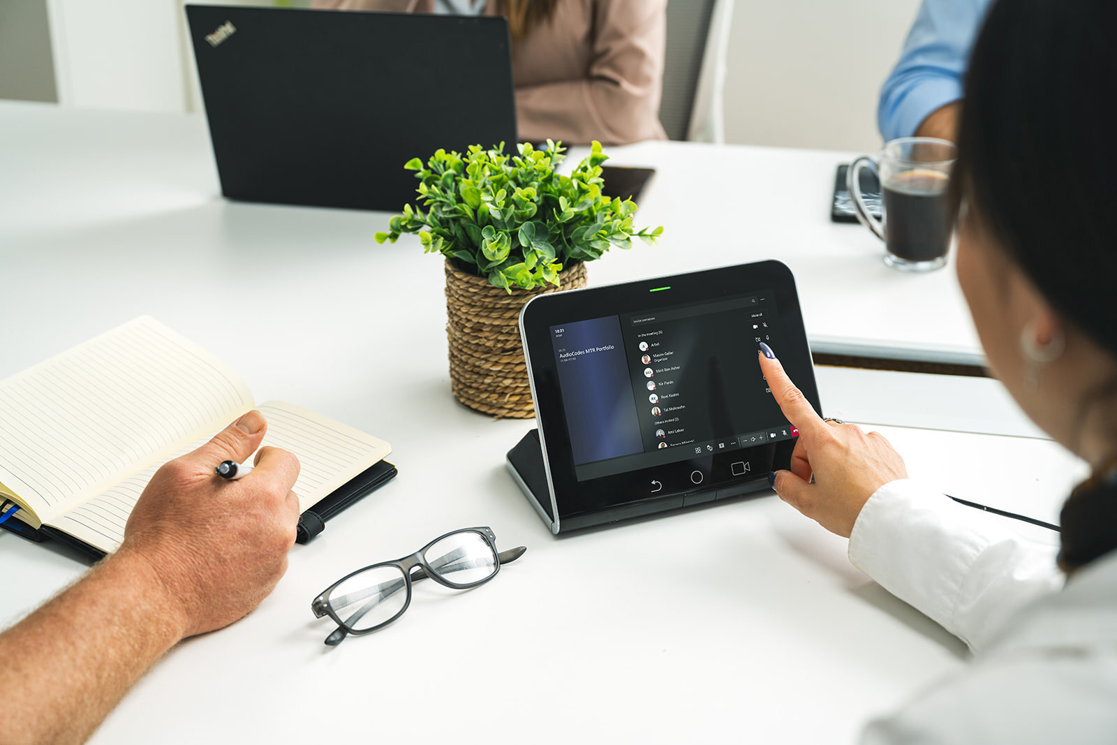 medium-meeting-room-solutions-rx-pad-10 medium-meeting-room-solutions-rx-pad-10